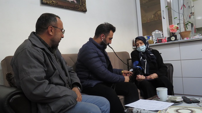 دیدار رییس کانون بازنشستگان استان از همسران بازنشستگان متوفی