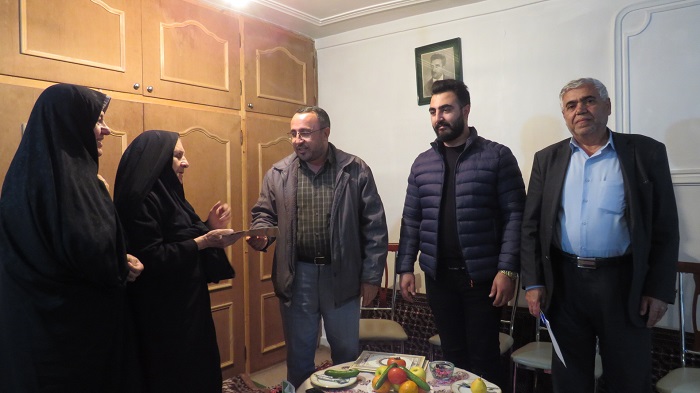 دیدار رییس کانون بازنشستگان استان از همسران بازنشستگان متوفی