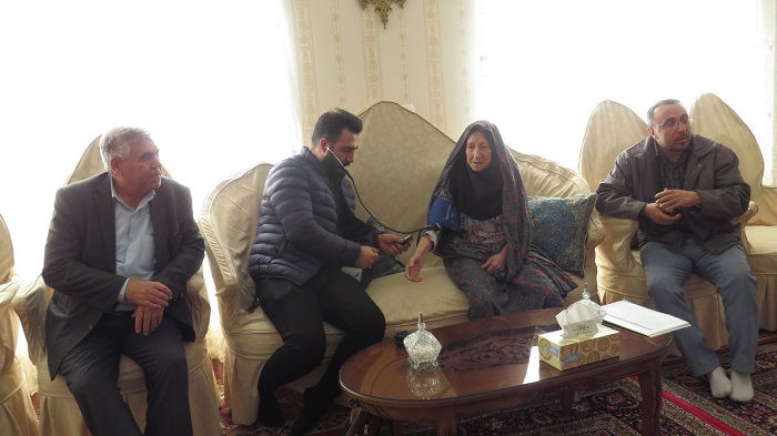 دیدار رییس کانون بازنشستگان استان از همسران بازنشستگان متوفی