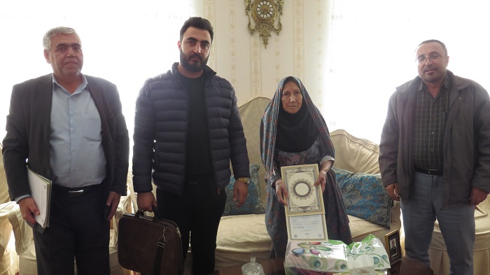 دیدار رییس کانون بازنشستگان استان از همسران بازنشستگان متوفی