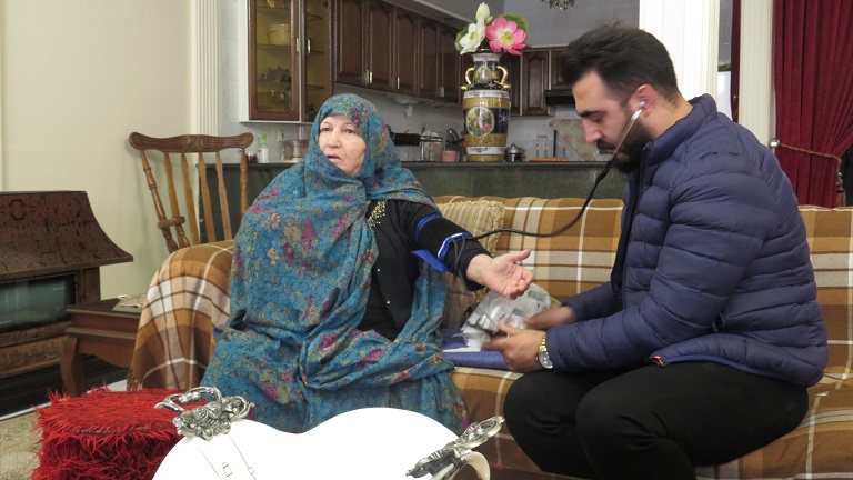 دیدار رییس کانون بازنشستگان استان از همسران بازنشستگان متوفی