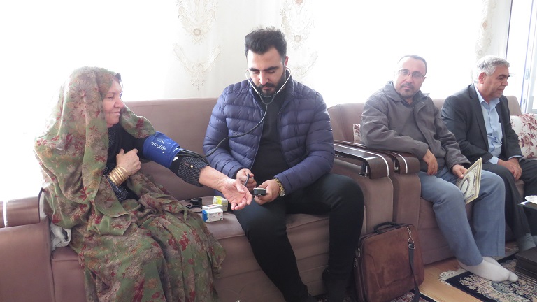 دیدار رییس کانون بازنشستگان استان از همسران بازنشستگان متوفی