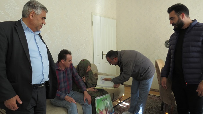 دیدار رییس کانون بازنشستگان استان از همسران بازنشستگان متوفی