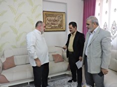 دیدار رئیس کانون استان قم با بازنشسته جناب آقای شبر مومنه