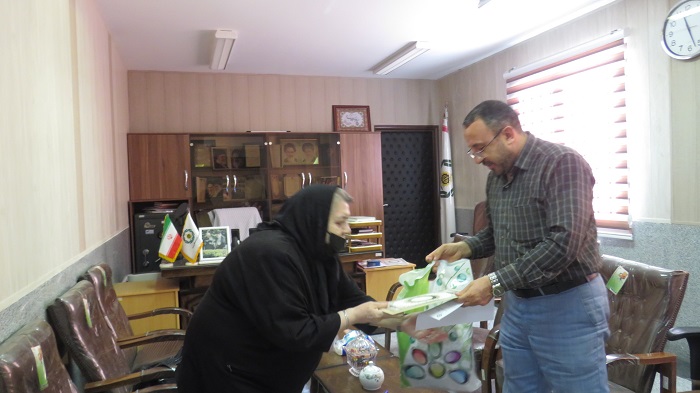 دیدار و دلجویی رییس کانون بازنشستگان استان با همسر بازنشسته متوفی