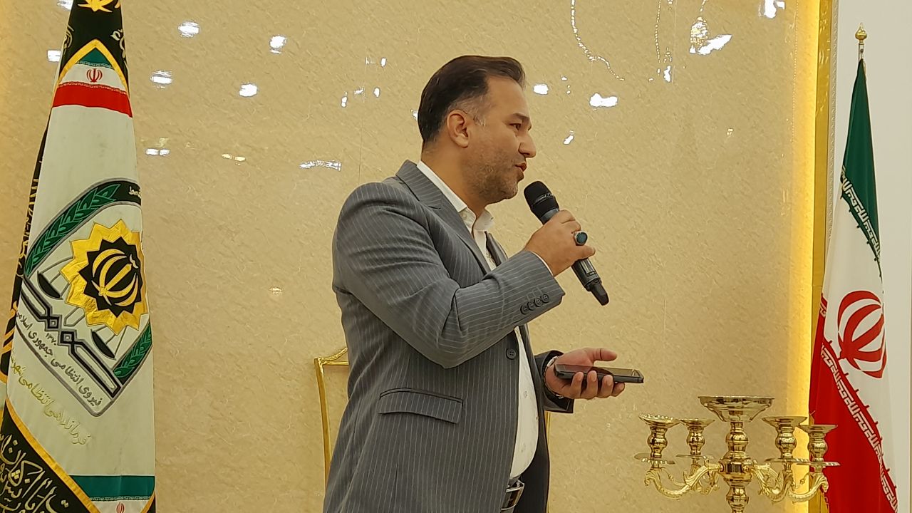 برگزاری ضیافت خانوادگی در شهرستان آران و بیدگل با حضور ۴۰ بازنشسته به همراه خانواده برگزاری ضیافت خانوادگی در شهرستان آران و بیدگل با حضور ۴۰ بازنشسته به همراه خانواده