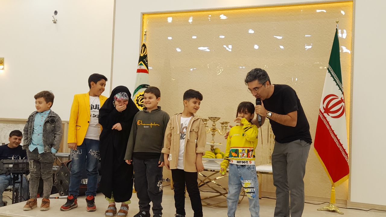 برگزاری ضیافت خانوادگی در شهرستان آران و بیدگل با حضور ۴۰ بازنشسته به همراه خانواده برگزاری ضیافت خانوادگی در شهرستان آران و بیدگل با حضور ۴۰ بازنشسته به همراه خانواده