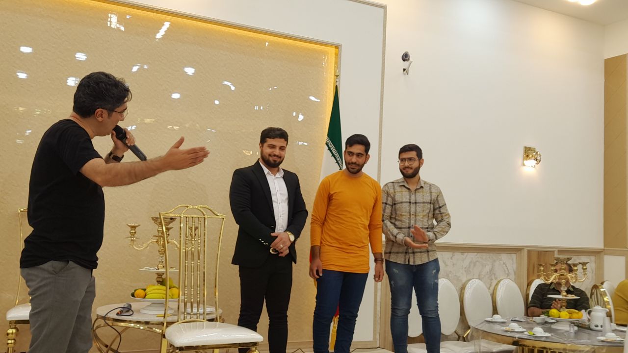 برگزاری ضیافت خانوادگی در شهرستان آران و بیدگل با حضور ۴۰ بازنشسته به همراه خانواده برگزاری ضیافت خانوادگی در شهرستان آران و بیدگل با حضور ۴۰ بازنشسته به همراه خانواده