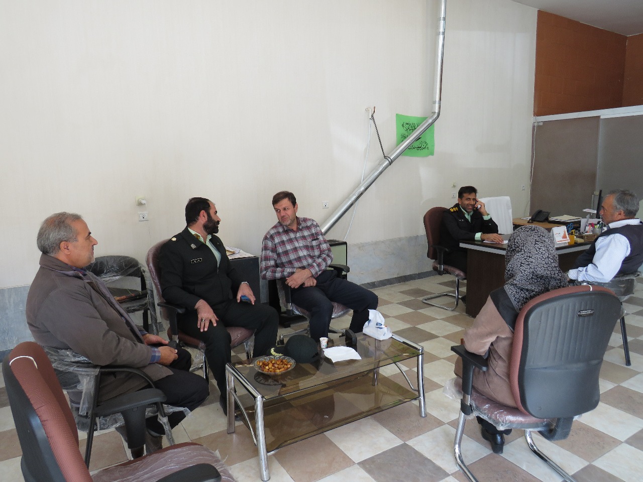 ملاقات چهره به چهره فرمانده انتظامي شهرستان نجف آباد با پیشکسوتان