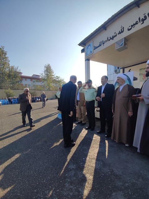 تجلیل از پیشکسوتان در مراسم صبحگاه مشترک