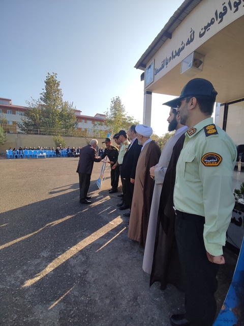 تجلیل از پیشکسوتان در مراسم صبحگاه مشترک