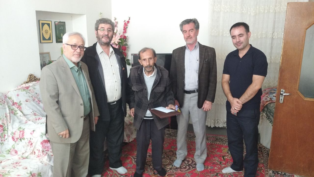 دﯾﺪار ﺑﺎ وظیفه بگیر بازنشسته محمدرضا لشگری