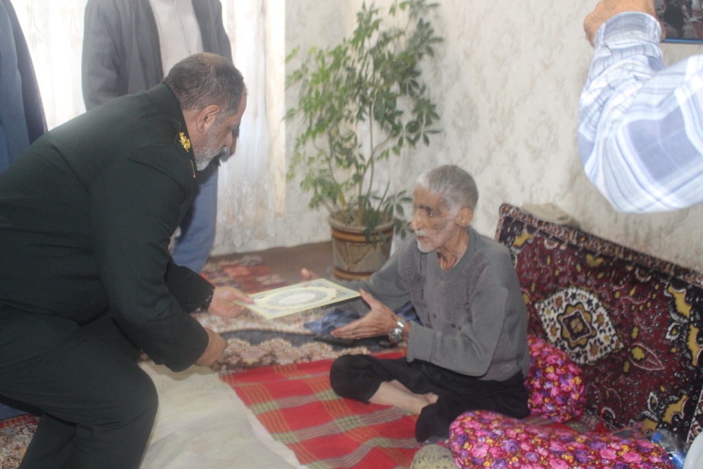 دیدار فرمانده انتظامی آذربایجان شرقی با عضو وابسته انتظامی در تبریز