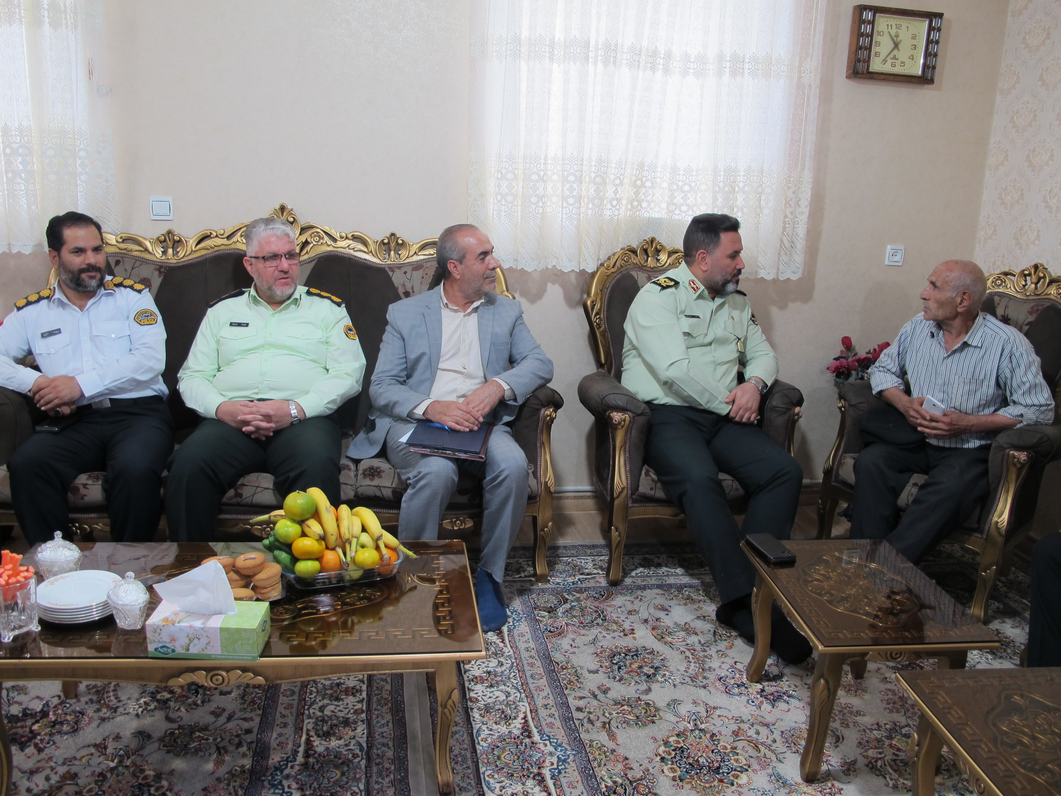 دیدار و سرکشی از 6 بازنشسته در شهرستان اراک به همراه فرماندهی انتظامی استان دیدار و سرکشی از 6 بازنشسته در شهرستان اراک به همراه فرماندهی انتظامی استان