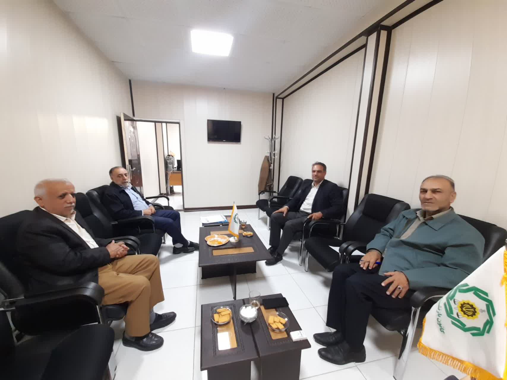 برگزاری جلسه با کانون بازنشستگان ارتش برگزاری جلسه با کانون بازنشستگان ارتش