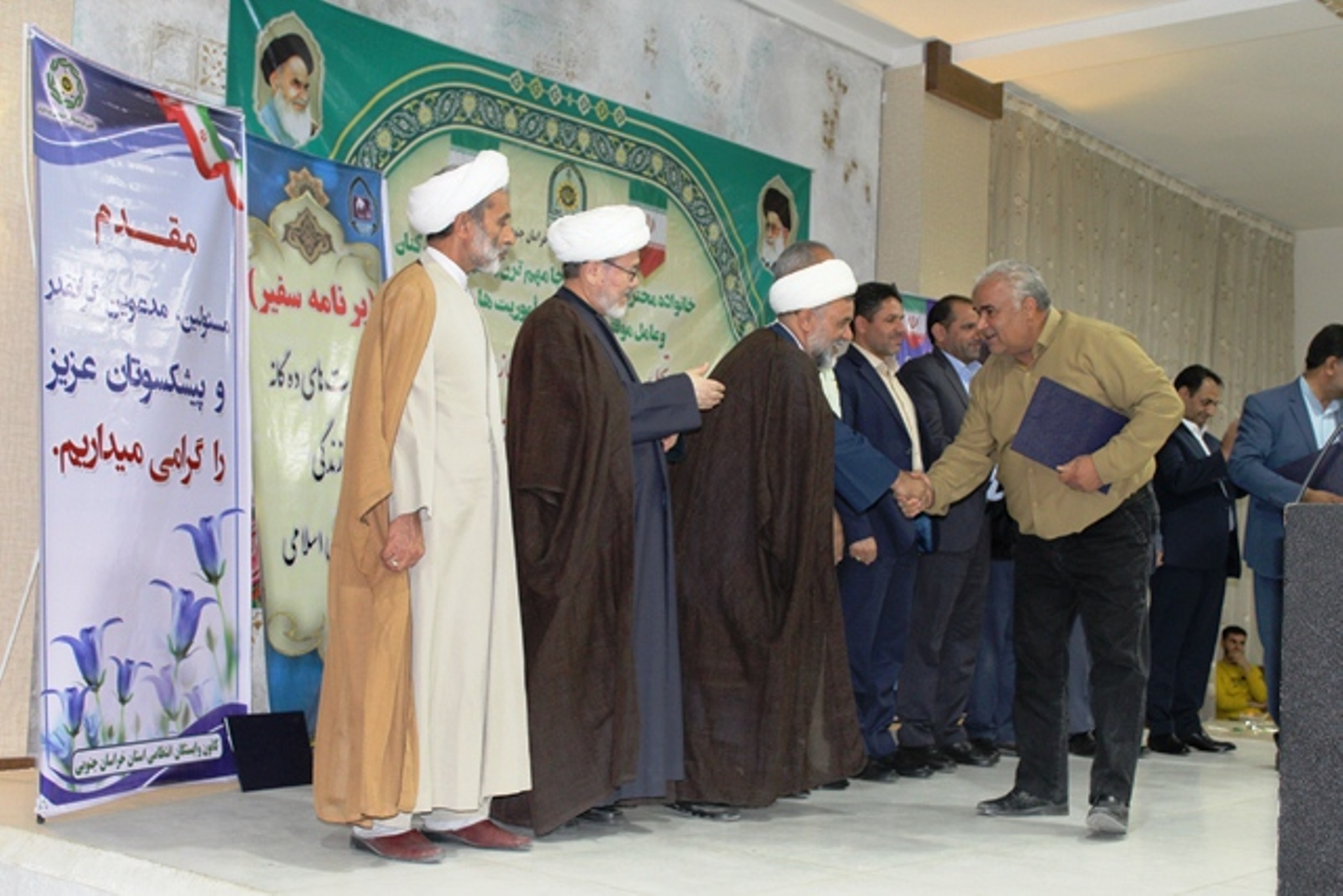 ضیافت خانوادگی اعضای وابسته انتظامی استان خراسان جنوبی