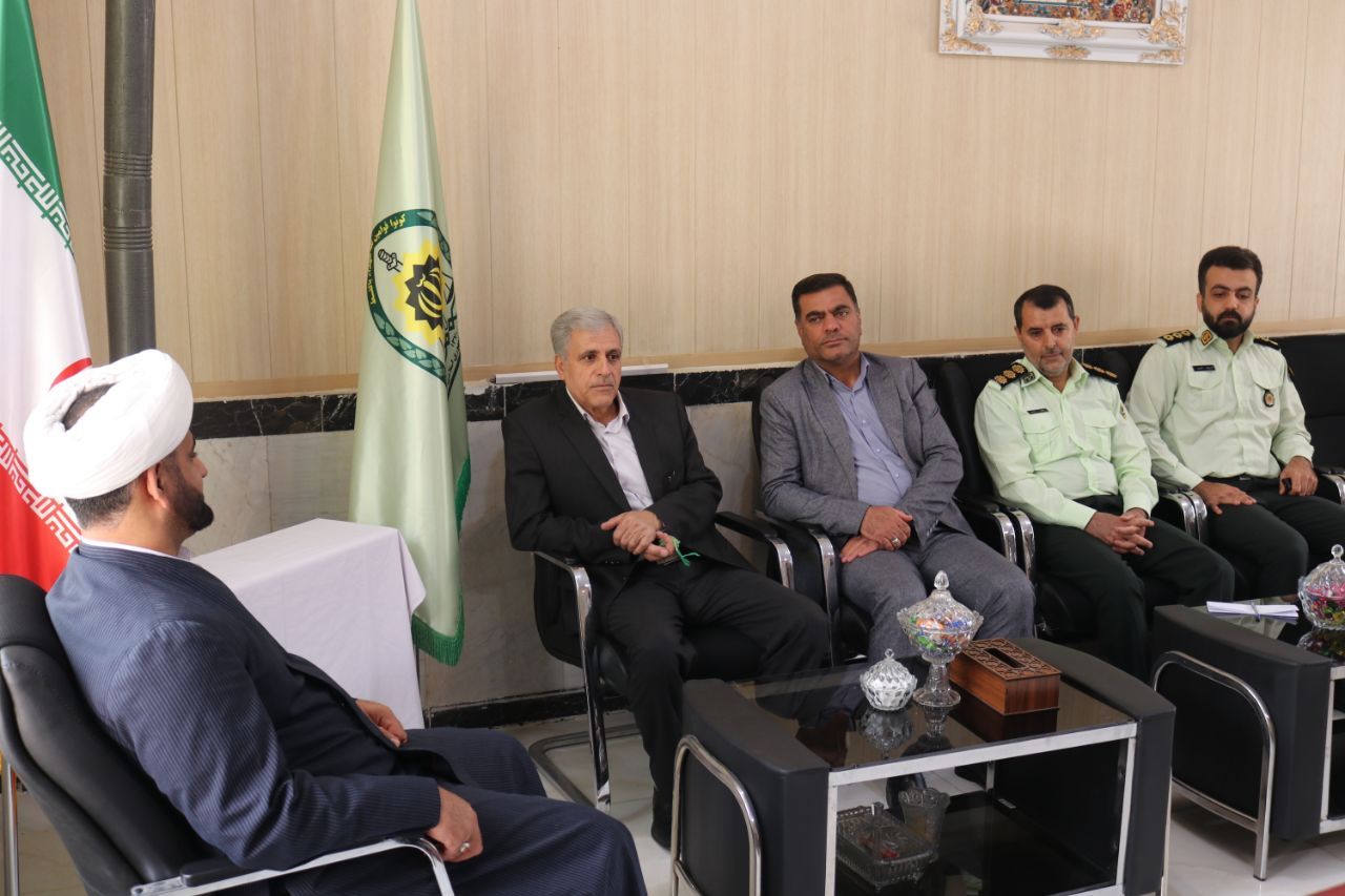 دیدار رئیس کانون بازنشستگان انتظامی استان ایلام با رئیس عقیدتی سیاسی انتظامی استان ایلام دیدار رئیس کانون بازنشستگان انتظامی استان ایلام با رئیس عقیدتی سیاسی انتظامی استان ایلام