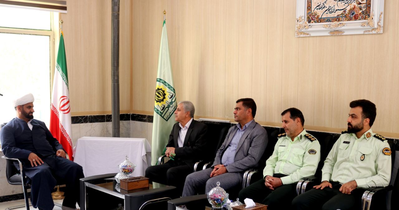 دیدار رئیس کانون بازنشستگان انتظامی استان ایلام با رئیس عقیدتی سیاسی انتظامی استان ایلام دیدار رئیس کانون بازنشستگان انتظامی استان ایلام با رئیس عقیدتی سیاسی انتظامی استان ایلام