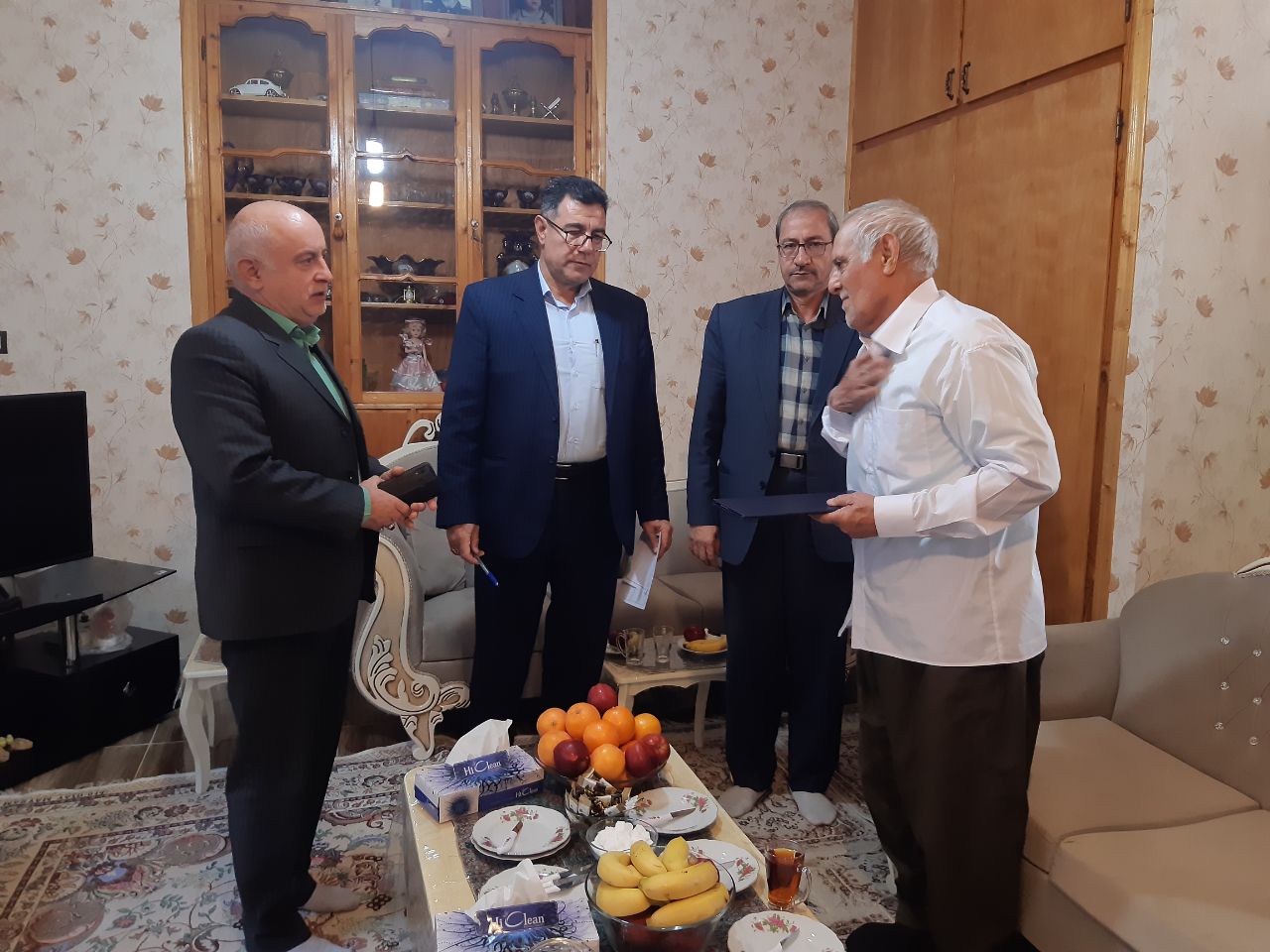 دیدار با 2 پیشکسوت بازنشسته استان کرمانشاه دیدار با 2 پیشکسوت بازنشسته استان کرمانشاه