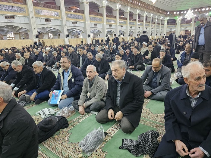 حضور بسیجیان پیشکسوت انتظامی استان آذربایجانشرقی در رزمایش یاران حاج قاسم در نماز جمعه