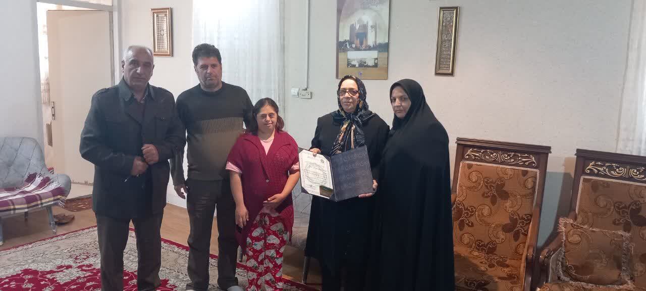 دیدار با با خانواده پیشکسوت فقید مرحوم هادی سرخوش دیدار با با خانواده پیشکسوت فقید مرحوم هادی سرخوش