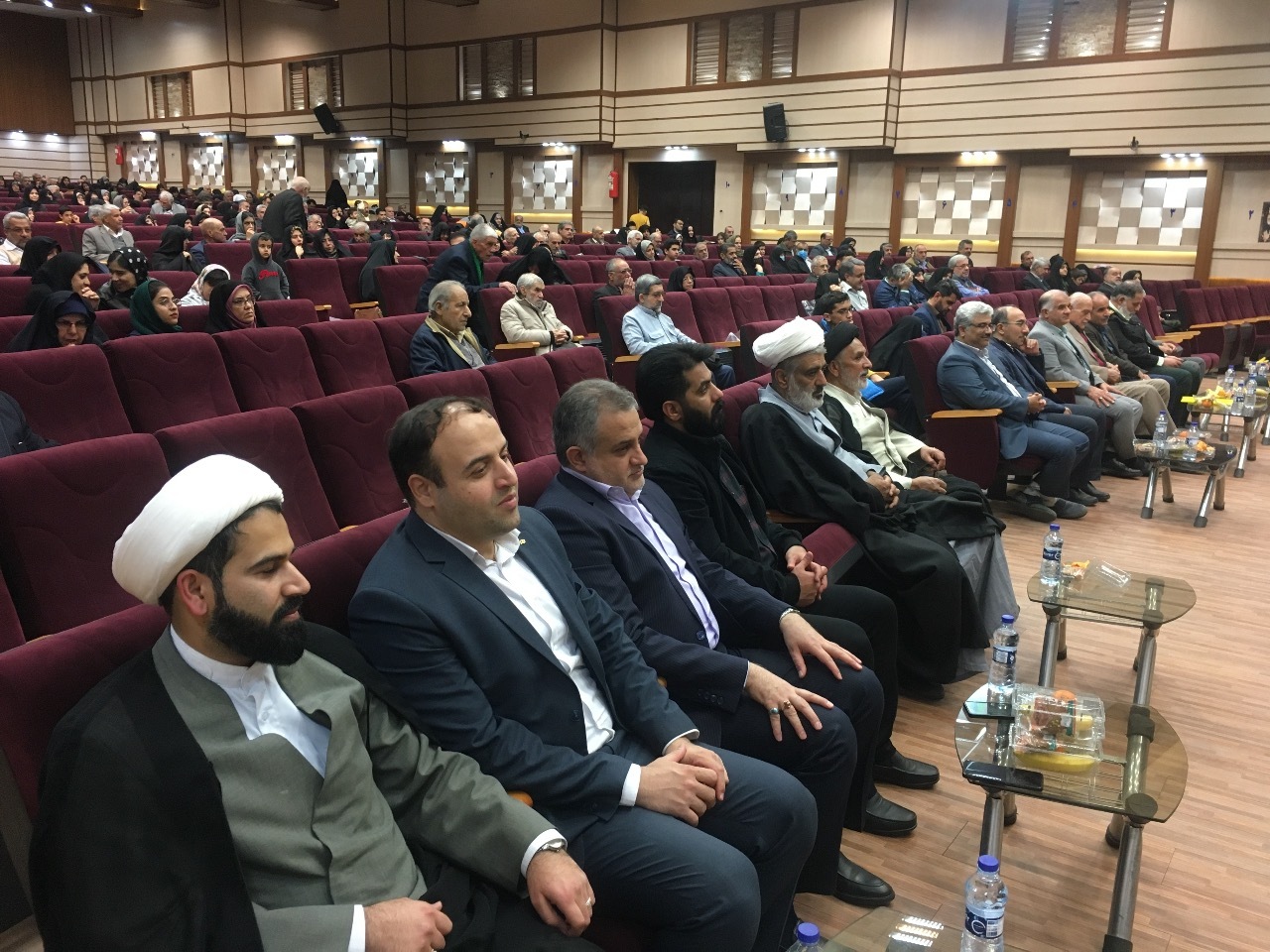 محفل انس و الفت با بازنشستگان استان یزد محفل انس و الفت با بازنشستگان استان یزد