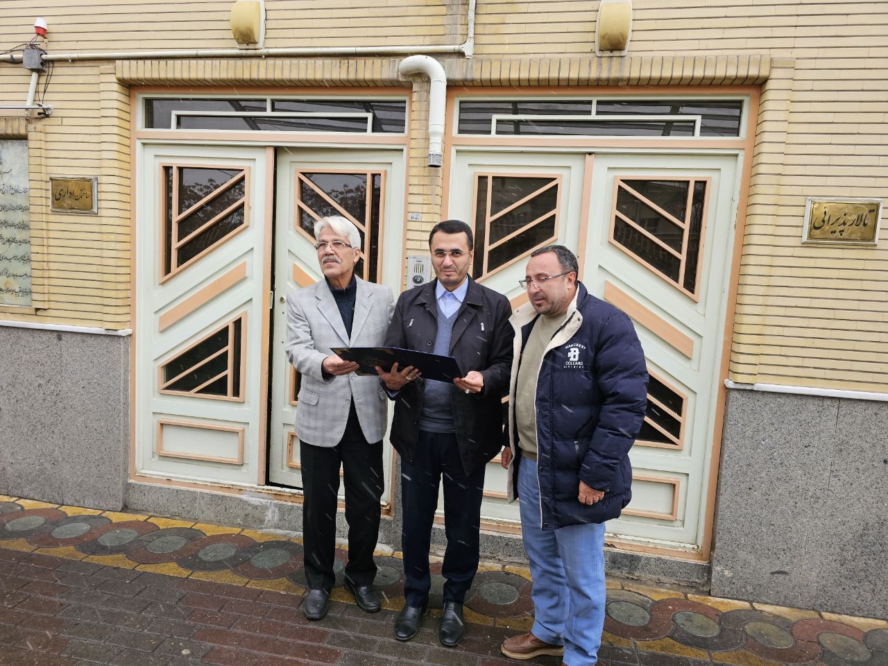 دیدار رؤسای کانون های بازنشستگان ارتش و انتظامی استان آذربایجانشرقی با دکتر متفکرآزاد نماینده مردم تبریز ، اسکو و آذرشهر در مجلس شورای اسلامی