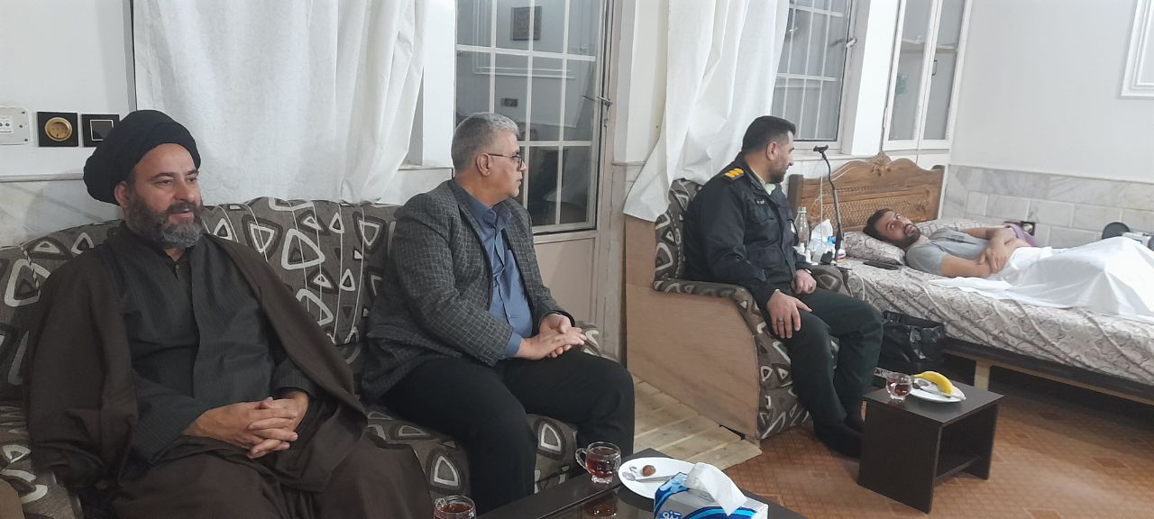 عیادت فرمانده انتظامی کاشان از ستوان یکم بازنشسته هادی مقدم طاهری عیادت فرمانده انتظامی کاشان از ستوان یکم بازنشسته هادی مقدم طاهری