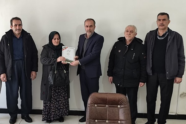 دیدار با 2 مستمریبگیر شهرستان مریوان دیدار با 2 مستمریبگیر شهرستان مریوان