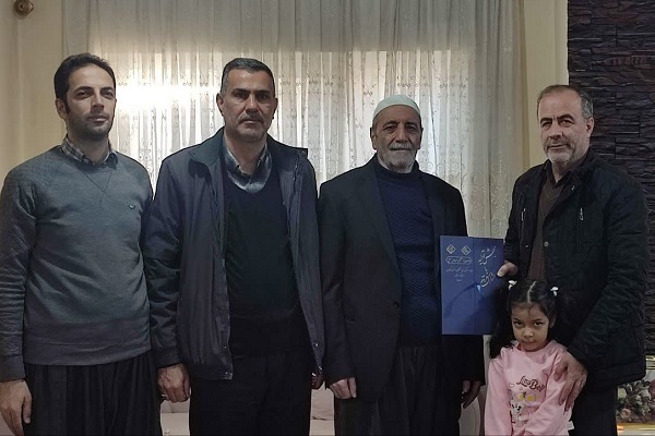 دیدار با پیشکسوت بازنشسته عبداله شکوه نیا دیدار با پیشکسوت بازنشسته عبداله شکوه نیا