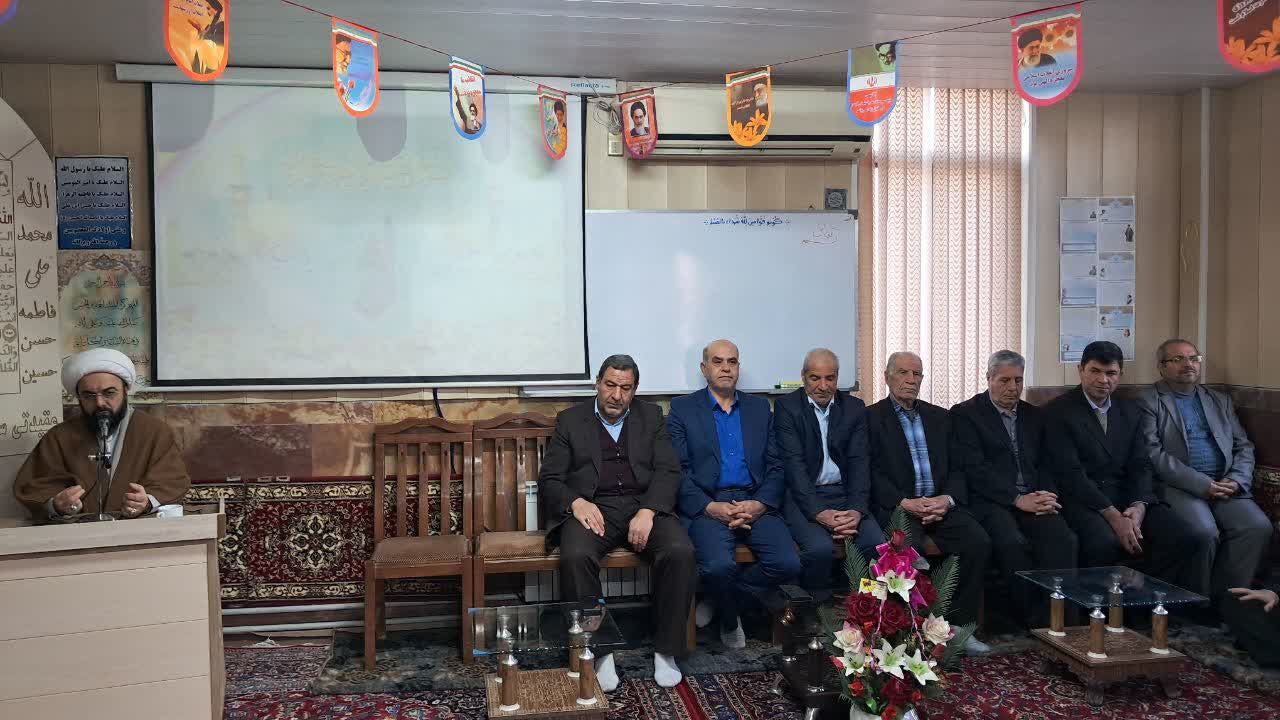 تجلیل از بازنشستگان و پیشکسوتان انتظامی در ستاد فرماندهی انتظامی شهرستان آذرشهر 
