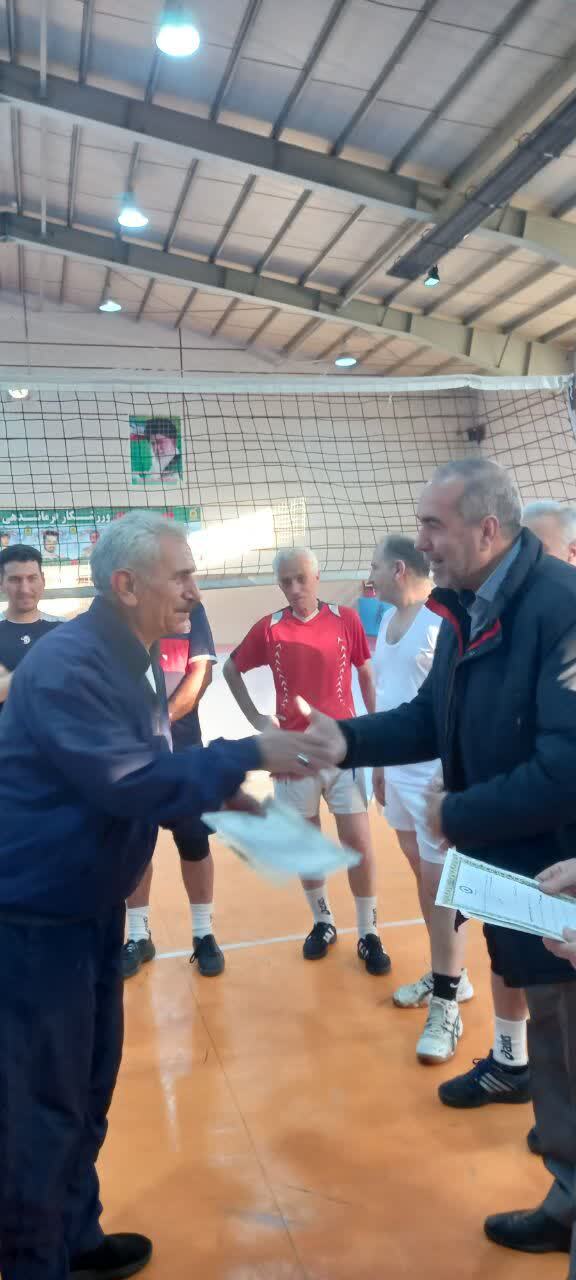 برگزاری مسابقات والیبال به مناسبت فرا رسیدن دهه مبارکه فجر برگزاری مسابقات والیبال به مناسبت فرا رسیدن دهه مبارکه فجر