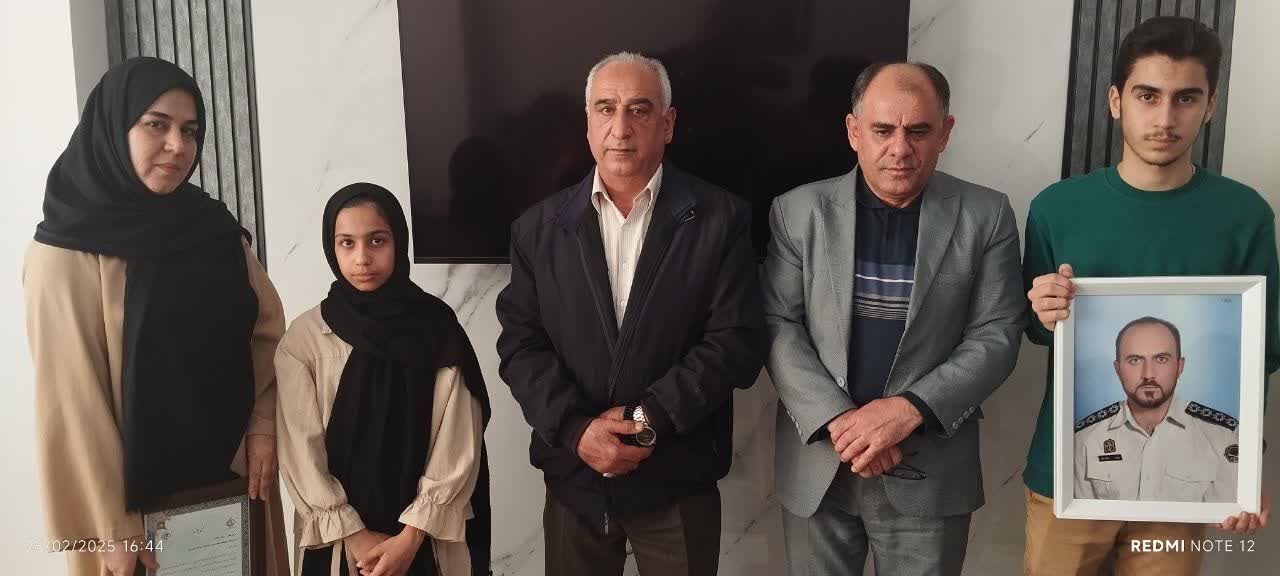 دیدار و سرکشی از 12 خانواده ایتام مستمری بگیر فراجا استان البرز دیدار و سرکشی از 12 خانواده ایتام مستمری بگیر فراجا استان البرز