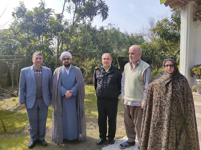 دیدار رئیس عقیدتی سیاسی فرماندهی انتظامی شهرستان خمام از یک نفر بازنشسته دیدار رئیس عقیدتی سیاسی فرماندهی انتظامی شهرستان خمام از یک نفر بازنشسته