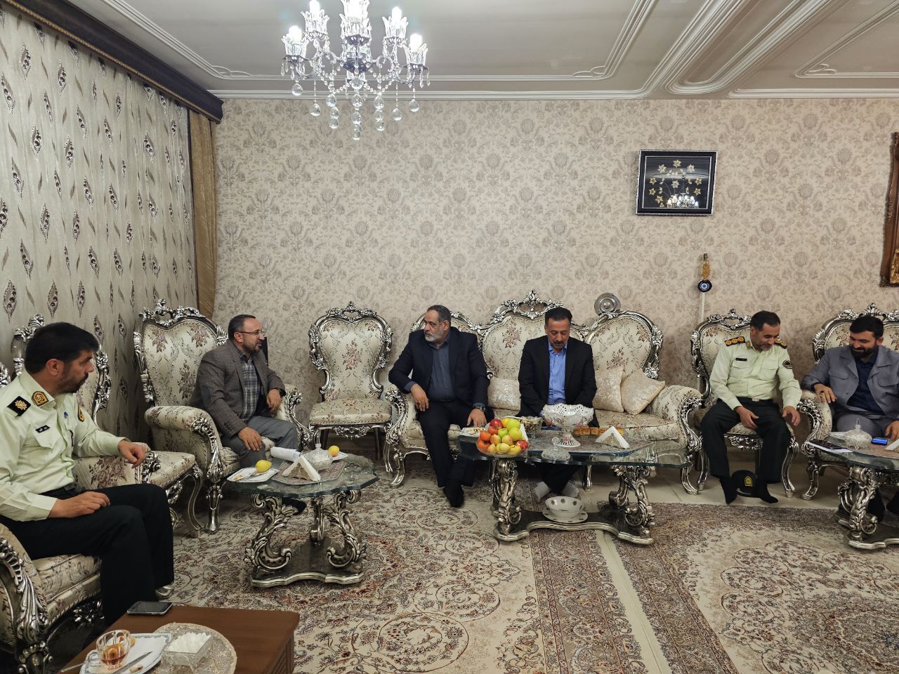دیدار با دونفر از بازنشستگان انتظامی شهرستان تبریز در منزل دیدار با دونفر از بازنشستگان انتظامی شهرستان تبریز در منزل
