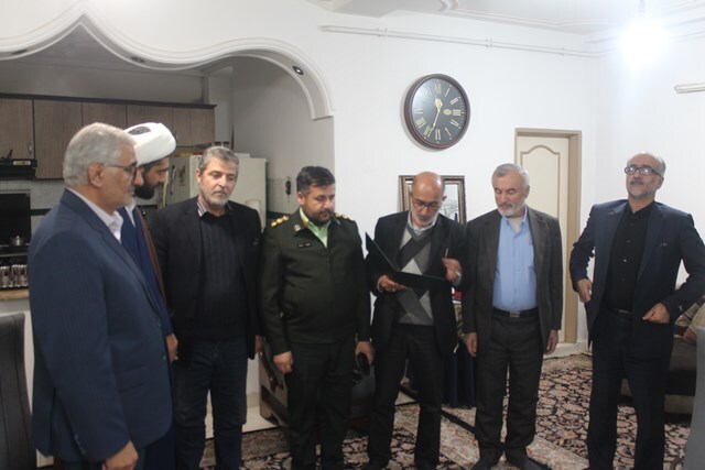 دیدار رئیس کانون استان و فرمانده انتظامی لاهیجان با بازنشستگان شهرستان دیدار رئیس کانون استان و فرمانده انتظامی لاهیجان با بازنشستگان شهرستان