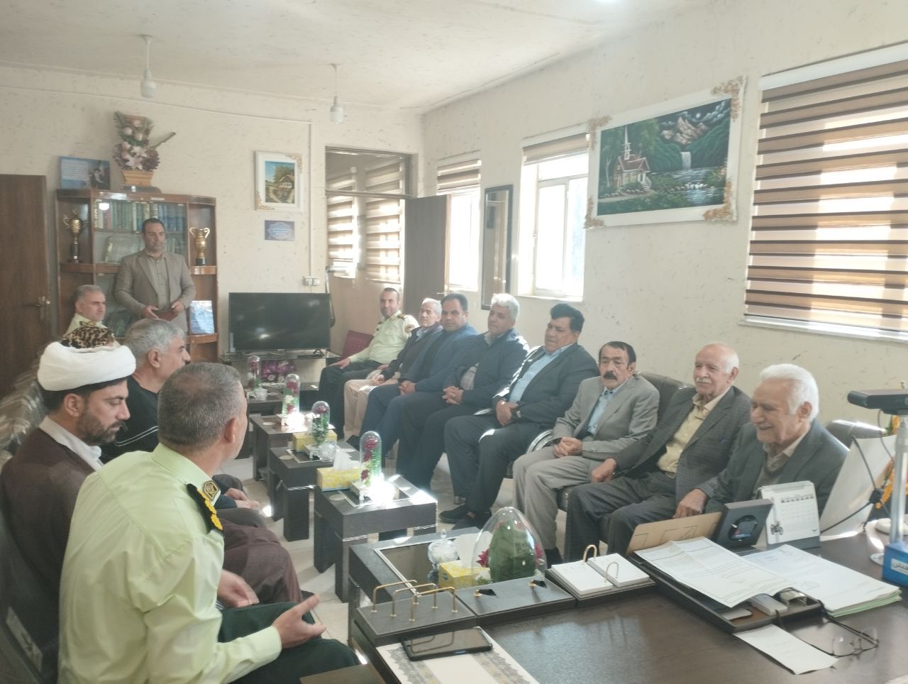 برگزاري نشست صمیمی فرماندهی انتظامی شهرستان صحنه استان کرمانشاه با بازنشستگان ومستمری بگیران.