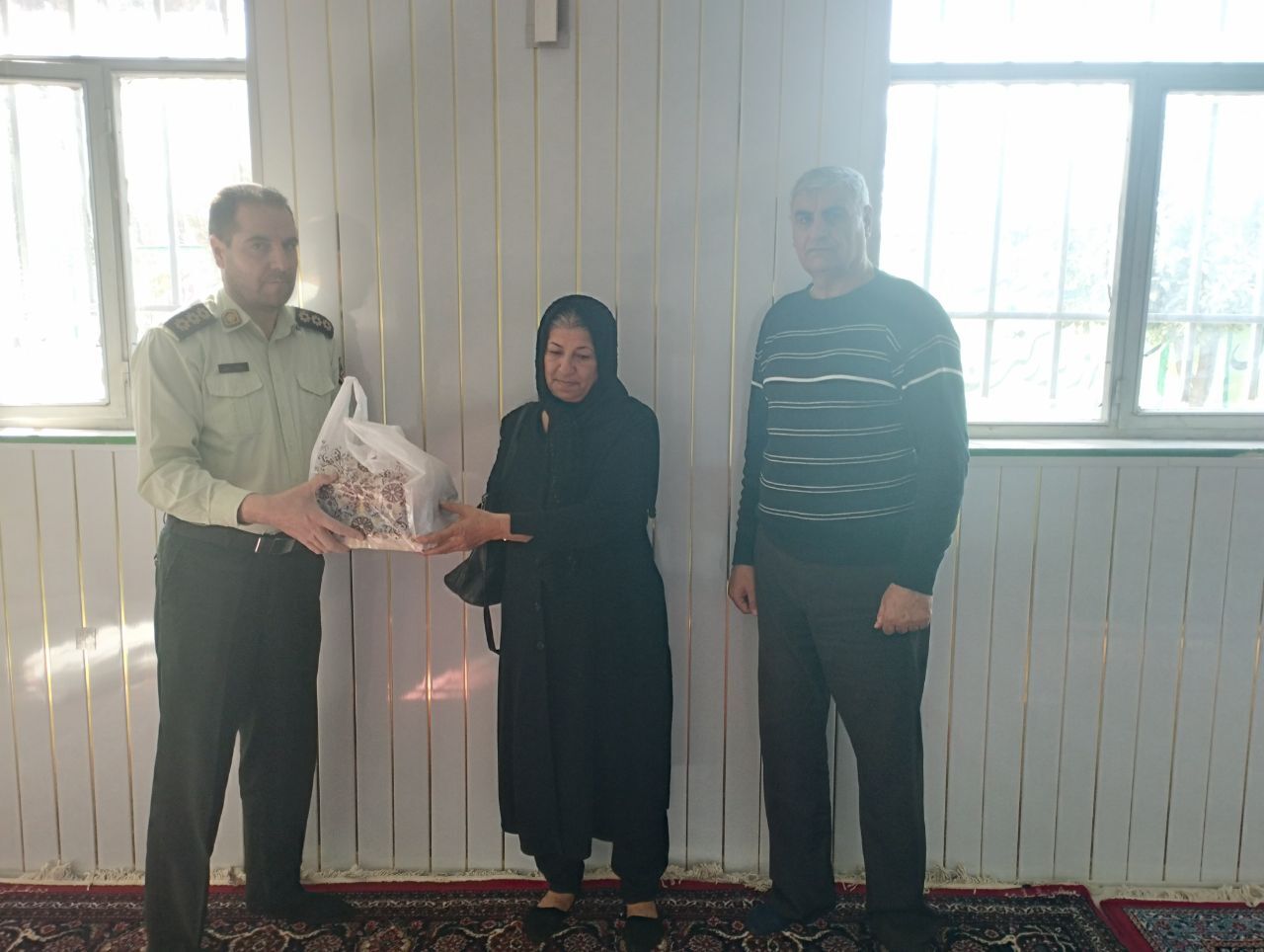 برگزاري نشست صمیمی فرماندهی انتظامی شهرستان صحنه استان کرمانشاه با بازنشستگان ومستمری بگیران.