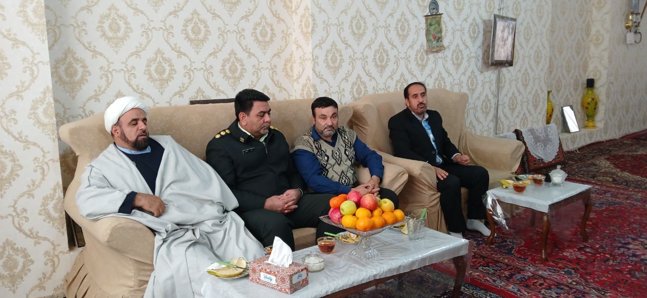 دیدار فرمانده انتظامی شهرستان عجب شیر با 3 نفر از اعضاء وابسته