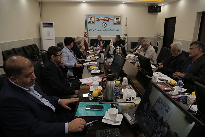 تغییر و تحول در ارائه خدمات مطلوبتر به پیشکسوتان بایستی در دستور کار مدیران کانون قرار گیرد تغییر و تحول در ارائه خدمات مطلوبتر به پیشکسوتان بایستی در دستور کار مدیران کانون قرار گیرد