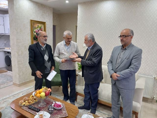 دیدار با بازنشستگان شهرستان رشت دیدار با بازنشستگان شهرستان رشت