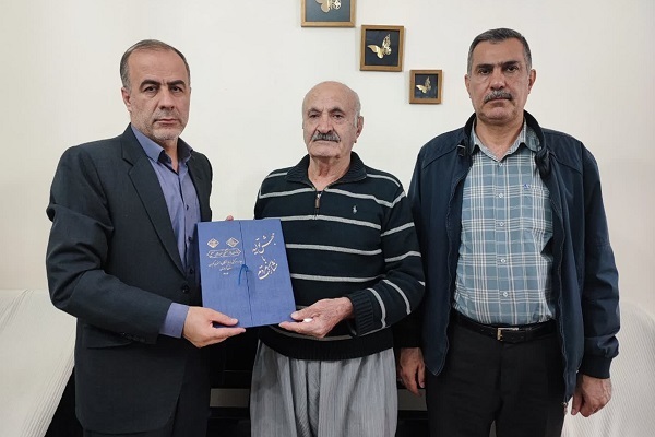 دیدار با 3 پیشکسوت بازنشسته شهرستان سنندج دیدار با 3 پیشکسوت بازنشسته شهرستان سنندج