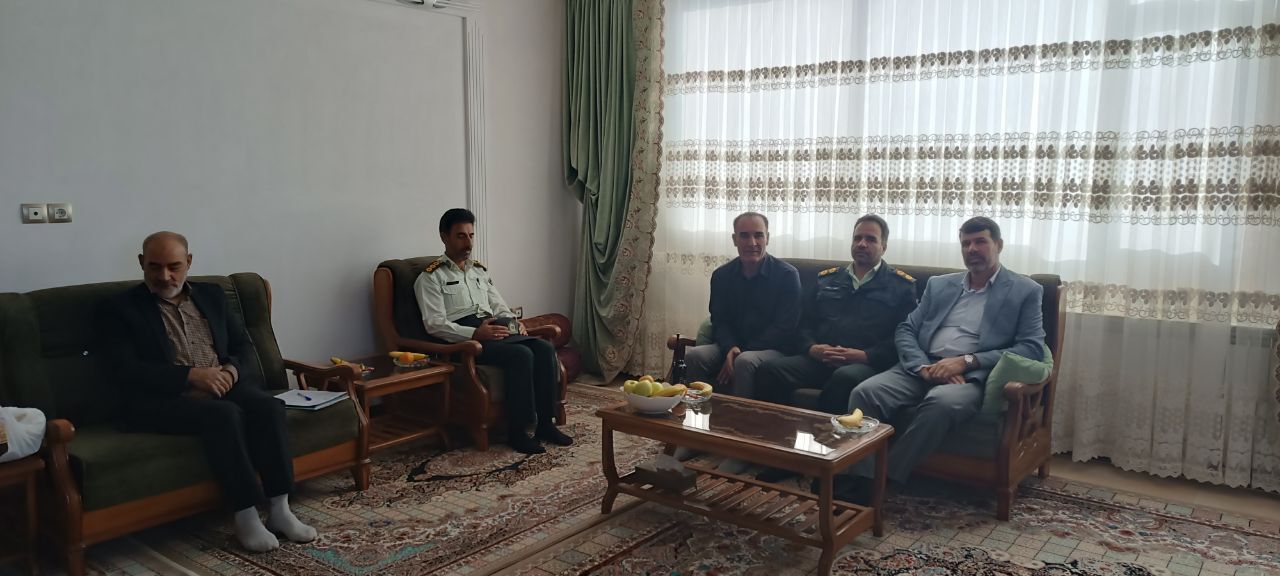 دیدار جانشین فرمانده انتظامی شهرستان گلپایگان با ۴ نفر از پیشکسوتان