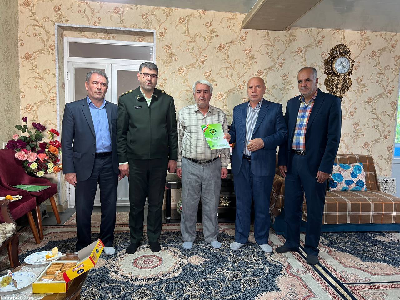 دیدار با 5 نفر از بازنشستگان و مستمری بگیران شهرستان خلخال دیدار با 5 نفر از بازنشستگان و مستمری بگیران شهرستان خلخال