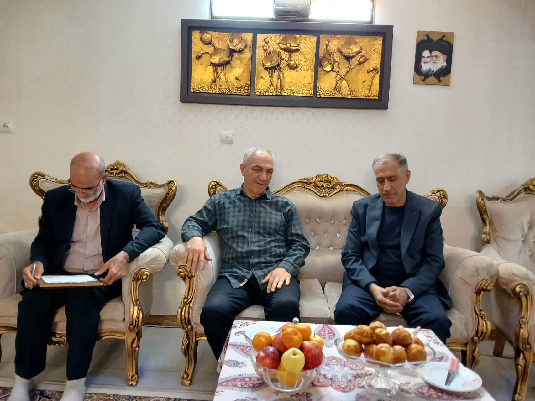 دیدار معاون نیروی انسانی فرمانده انتظامی غرب استان تهران از بازنشستگان این استان دیدار معاون نیروی انسانی فرمانده انتظامی غرب استان تهران از بازنشستگان این استان