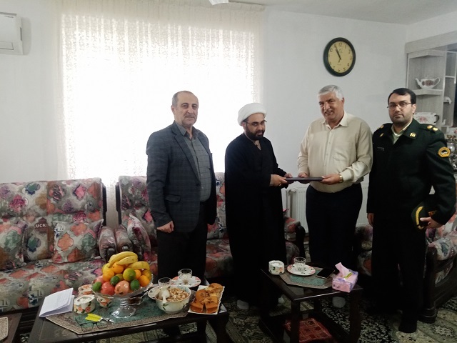 دیدار مسئول دفتر نمایندگی شهرستان رودسر با پیشکسوتان شهرستان دیدار مسئول دفتر نمایندگی شهرستان رودسر با پیشکسوتان شهرستان