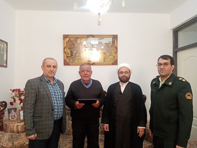 دیدار مسئول دفتر نمایندگی شهرستان رودسر با پیشکسوتان شهرستان دیدار مسئول دفتر نمایندگی شهرستان رودسر با پیشکسوتان شهرستان