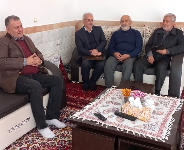 دیدار با 2 پیشکسوت بازنشسته شهرستان کنگاور استان کرمانشاه دیدار با 2 پیشکسوت بازنشسته شهرستان کنگاور استان کرمانشاه