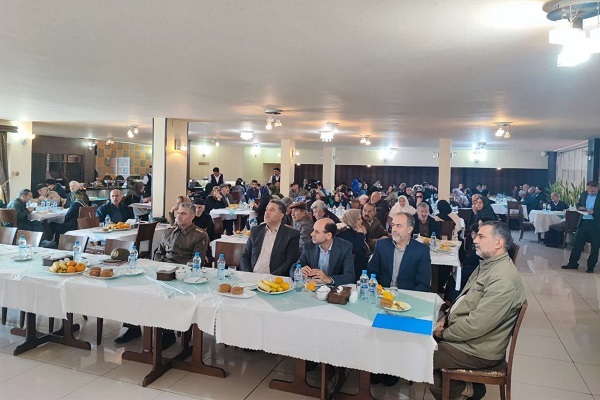 برگزاری ضیافت خانوادگی شهرستان سنندج با حضور 34 بازنشسته و خانواده آنها برگزاری ضیافت خانوادگی شهرستان سنندج با حضور 34 بازنشسته و خانواده آنها