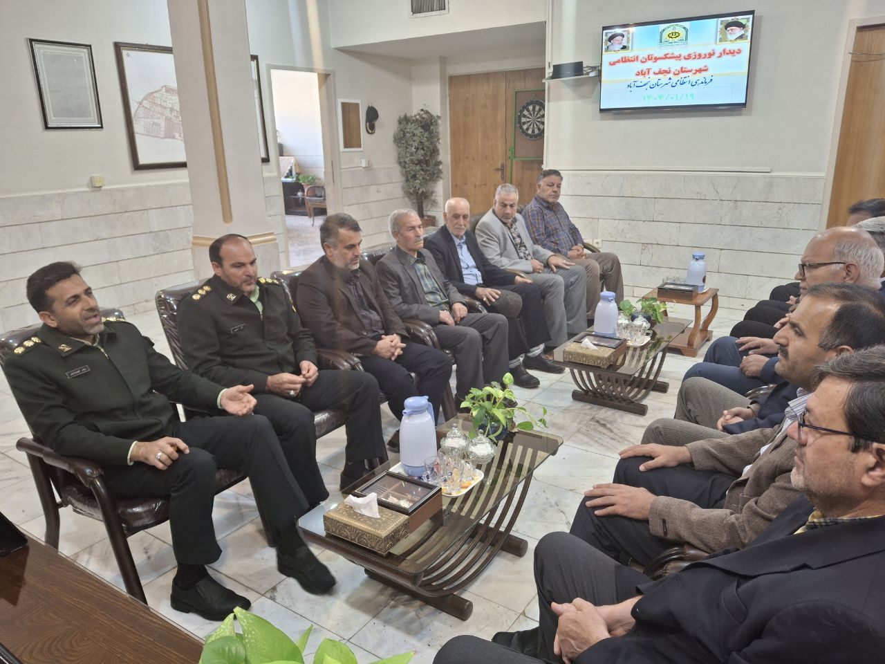 دیدار صمیمی مسئول دفتر نمایندگی نجف آباد با فرماندهی انتظامی شهرستان